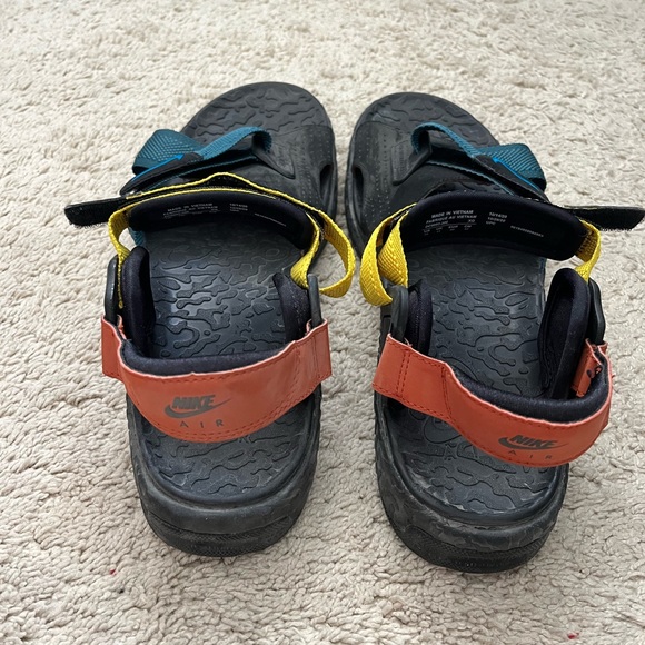 Nike Air Deschutz Sandals - Picture 5 of 5